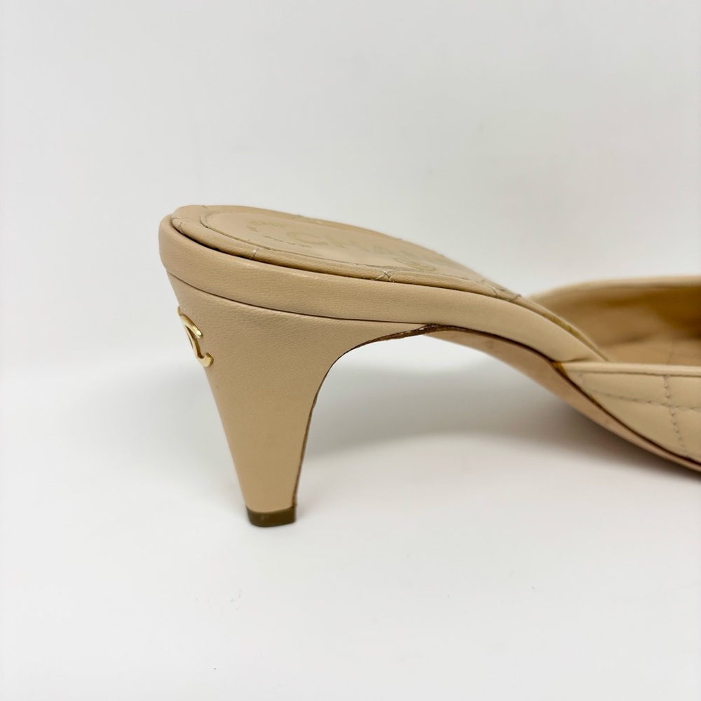 Chanel Quilted Lambskin CC Mules Beige Open Toe Mid Heel Size 39 - Picture 10 of 16